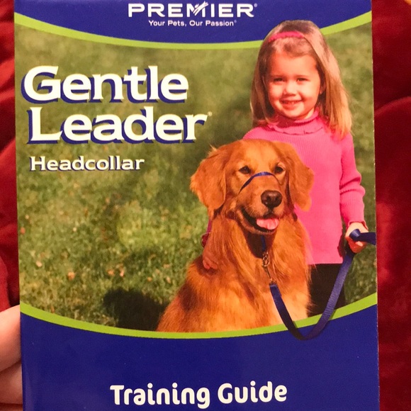 NEW Gentle Leader Headcollar & 4 ft leash. Red. Size Large for dogs 60-130 lbs.